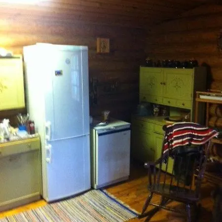 With Private Access To The Sea, 6 Beds!