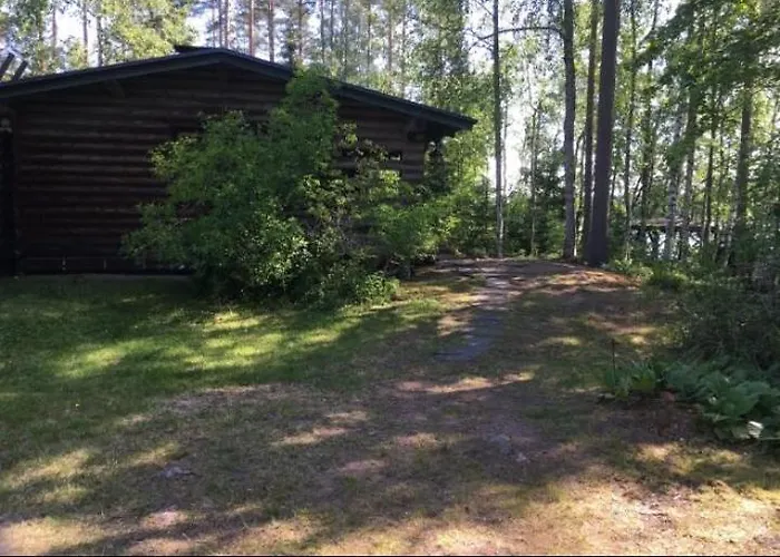 With Private Access To The Sea, 6 Beds!